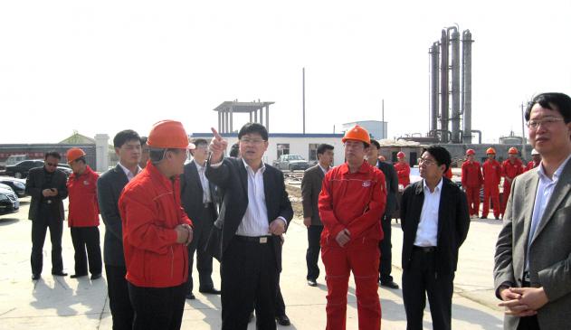 東營(yíng)市委副書(shū)記、市長(zhǎng)趙豪志到公司項(xiàng)目工地現(xiàn)場(chǎng)辦公